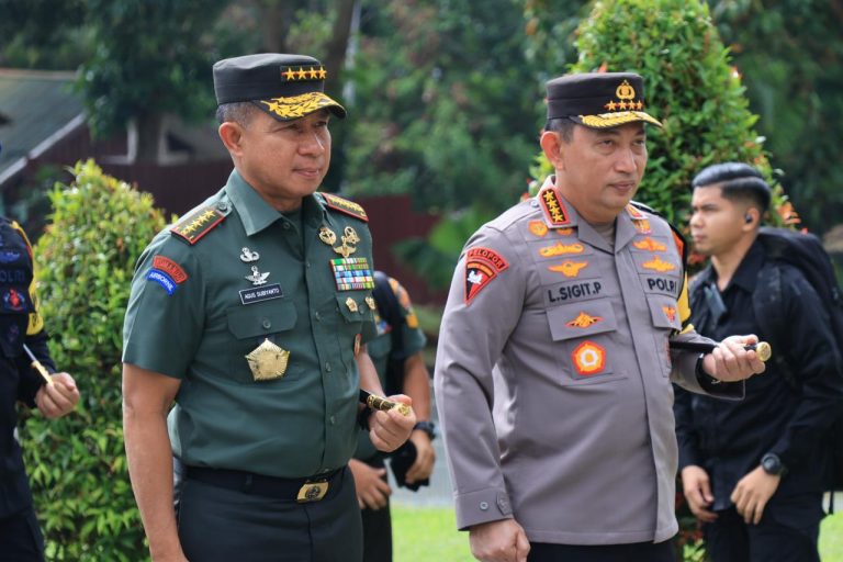 Hasil Survei Litbang Kompas : TNI – Polri Jadi Dua Lembaga Negara Yang Memiliki Citra Positif Teratas